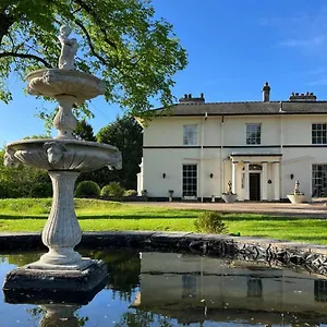 Отель Highfield Hall 