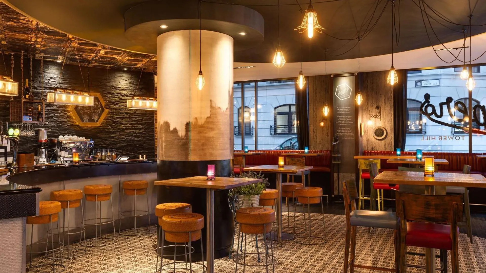 **** Hotell Novotel London Tower Bridge Storbritannien